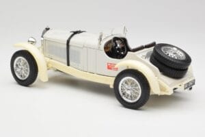 Mercedes SSKL Biały i Kremowy Bburago 1:18 3002-M1 Metal — zdjęcie 5 z 6