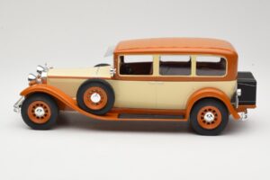 Mercedes Type Nurburg W08 460/460K Beige MCG 1:18 MCG18034 Metal — zdjęcie 3 z 6