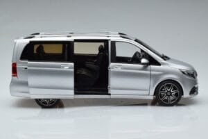 Mercedes V-Class V260 AMG Line Srebrny Norev 1:18 183871 Metal — zdjęcie 4 z 10