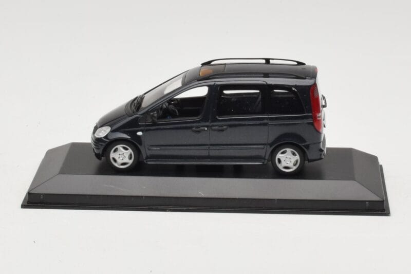 Mercedes Vaneo Ciemnoniebieski Minichamps 1:43 400031200 Metal