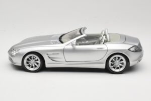 Mercedes Vision SLR Roadster Srebrny Maisto 1:18 B66962107 Metal — zdjęcie 4 z 8