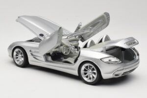 Mercedes Vision SLR Roadster Srebrny Maisto 1:18 B66962107 Metal — zdjęcie 5 z 8