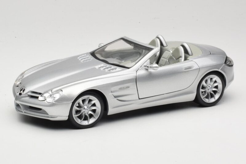 Mercedes Vision SLR Roadster Srebrny Maisto 1:18 B66962107 Metal