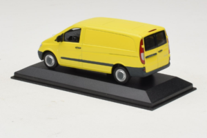 Mercedes Vito W638 Żółty Minichamps 1:43 B67871200-R1 Metal — zdjęcie 3 z 4
