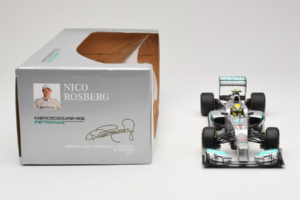 Mercedes W03 #8 N. Rosberg Mercedes AMG Petronas 2012 Minichamps 1:18 110120008 Metal — zdjęcie 6 z 7