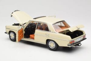 Mercedes W115 Strich 8 Kremowy Sun Star 1:18 4581 Metal — zdjęcie 5 z 8
