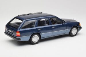 Mercedes 300D W124 T-Modell Nautical Niebieski Norev 1:18 183962 Metal — zdjęcie 3 z 8