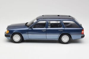 Mercedes 300D W124 T-Modell Nautical Niebieski Norev 1:18 183962 Metal — zdjęcie 4 z 8