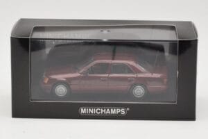 Mercedes W124 Dark Red Metallic Minichamps 1:43 MB002 Metal — zdjęcie 4 z 4