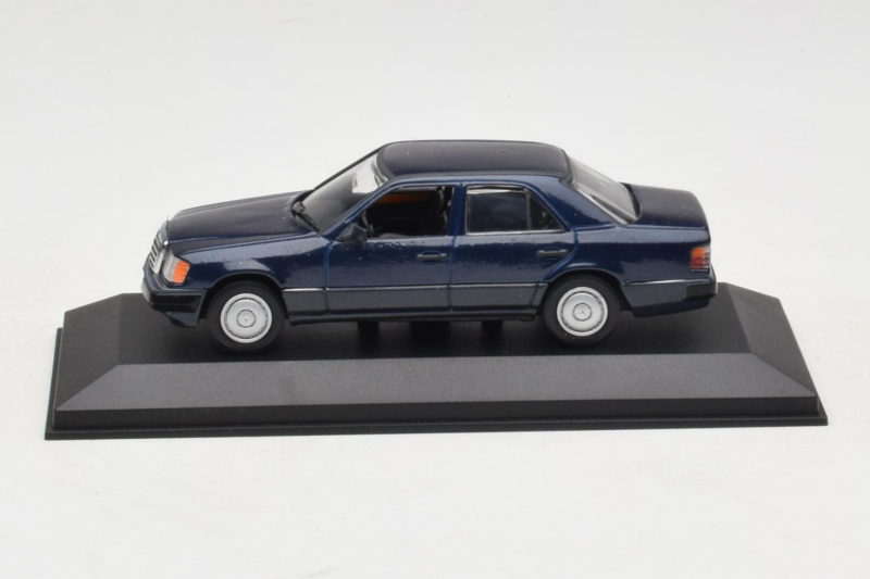 Mercedes W124 Ciemny Niebieski Minichamps 1:43 MB006 Metal
