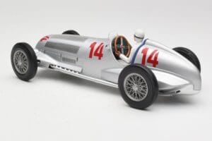 Mercedes W125 #14 Daimler-Benz AG M. von Brauchitsch 2nd Place German GP 1937 Minichamps 1:18 155373114 Metal — zdjęcie 5 z 6