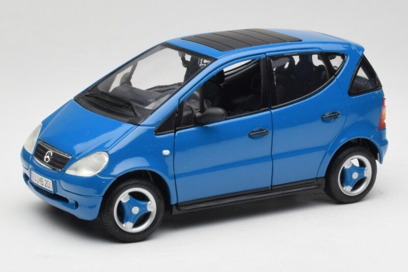 Mercedes A-Class W168 Azure Niebieski Maisto 1:18 50311 Metal