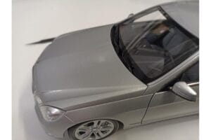 Mercedes E-Class W212 Avantgarde Iridium Srebrny Wydanie 1 Minichamps 1:18 B66960212-D1 Metal — zdjęcie 8 z 11