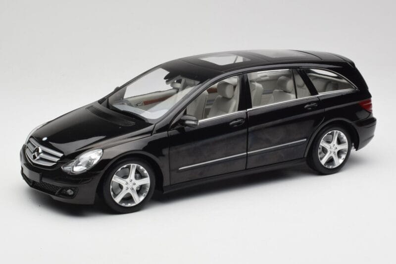 Mercedes R-Class W251 Obsydian Czarny Minichamps 1:18 150034601 Metal