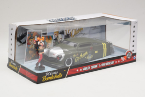 Mercury Gotham or Bust With Harley Quinn Figure Metals Diecast 1:24 30456 Metal — zdjęcie 2 z 3