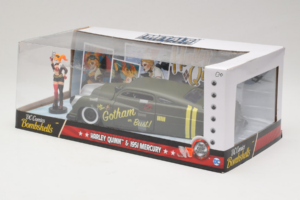 Mercury Gotham or Bust With Harley Quinn Figure Metals Diecast 1:24 30456 Metal — zdjęcie 3 z 3