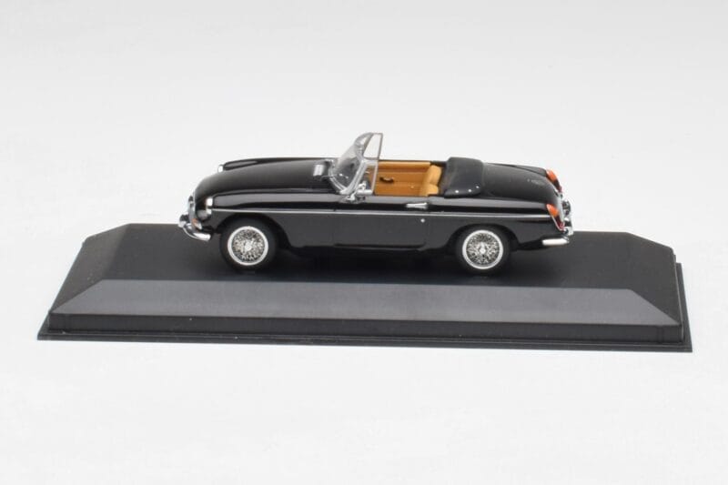 MGB Kabriolet Czarny Minichamps 1:43 430131030 Metal