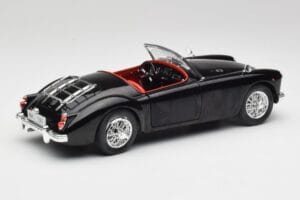MGA English Roadster Czarny Revell 1:18 84559091 Metal — zdjęcie 3 z 8