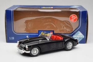 MGA English Roadster Czarny Revell 1:18 84559091 Metal — zdjęcie 8 z 8