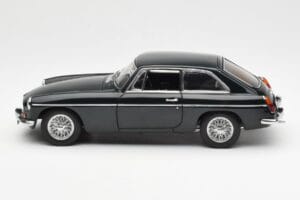 MGB GT Mk2 Coupe Racing Zielony AUTOart 1:18 76602 Metal — zdjęcie 4 z 8