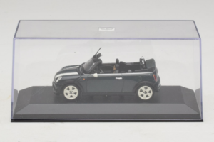 Mini Cooper Kabriolet Zielony z Białym Paskiem Minichamps 1:43 80420309093-R1 Metal — zdjęcie 4 z 5