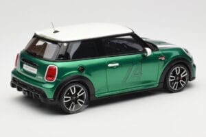 MINI Cooper F56 JCW British Racing Zielony Otto 1:18 OT1098 Żywica — zdjęcie 2 z 6