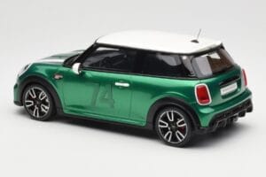 MINI Cooper F56 JCW British Racing Zielony Otto 1:18 OT1098 Żywica — zdjęcie 5 z 6