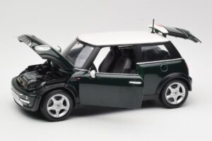 Mini Cooper Mk7 Zielony Maisto 1:18 7271336 Metal — zdjęcie 2 z 8