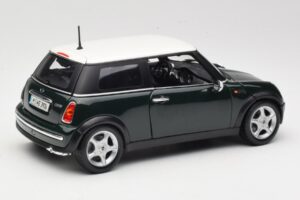 Mini Cooper Mk7 Zielony Maisto 1:18 7271336 Metal — zdjęcie 3 z 8
