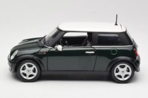 Mini Cooper Mk7 Zielony Maisto 1:18 7271336 Metal — zdjęcie 4 z 8