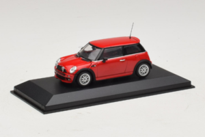 Mini Cooper One R50 Aero Czerwony Minichamps 1:43 431138272 Metal — zdjęcie 3 z 4