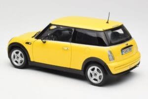 Mini Cooper One R50 Pakiet Aerodynamiczny Żółty Kyosho 1:18 80430148553 Metal — zdjęcie 7 z 8