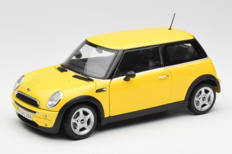 Mini Cooper One R50 Pakiet Aerodynamiczny Żółty Kyosho 1:18 80430148553 Metal