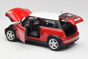 Mini Cooper R50 Czerwony Maisto 1:18 31619 Metal — zdjęcie 7 z 8