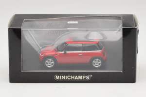 Mini Cooper Czerwony Minichamps 1:43 MINI010 Metal — zdjęcie 4 z 4