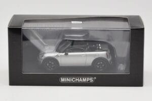 Mini Cooper S R57 Kabriolet Srebrny Minichamps 1:43 431138830 Metal — zdjęcie 4 z 6