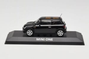 Mini One R50 Czarny Z Czarnym Dachem Minichamps 1:43 MINI005 Metal