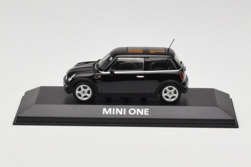 Mini One R50 Czarny Z Czarnym Dachem Minichamps 1:43 MINI005 Metal