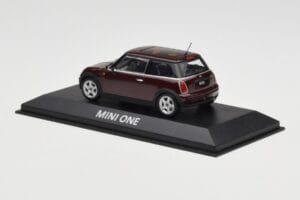 Mini One R50 Ciemny Czerwony Z Czarnym Dachem Minichamps 1:43 MINI008 Metal — zdjęcie 3 z 5