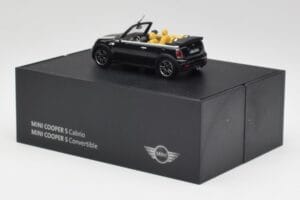 Mini Cooper S R57 Kabriolet Czarny Minichamps 1:43 80422148818 Metal — zdjęcie 3 z 4
