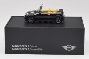 Mini Cooper S R57 Kabriolet Czarny Minichamps 1:43 80422148818 Metal