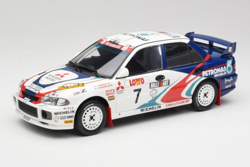 Mitsubishi Lancer Evo 3 Group A #4 T. Makinen / S. Harjanne Rally Australia 1996 Otto 1:18 OT475 Żywica