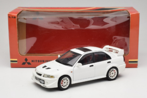 Mitsubishi Lancer Evo VI Tommi Makinen Edition Biały AUTOart 1:18 77157 Metal — zdjęcie 8 z 8