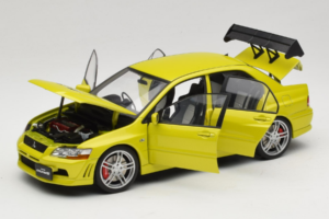 Mitsubishi Lancer Evo VII Mustard Yellow AUTOart 1:18 77166 Metal — zdjęcie 2 z 8