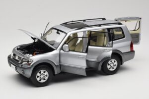 Mitsubishi Pajero V73 Niebieski YC Model 1:18 241218040102010209 Metal — zdjęcie 2 z 8