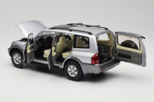 Mitsubishi Pajero V73 Niebieski YC Model 1:18 241218040102010209 Metal — zdjęcie 5 z 8