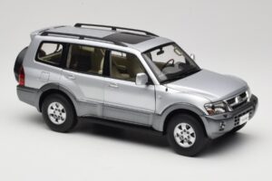 Mitsubishi Pajero V73 Niebieski YC Model 1:18 241218040102010209 Metal — zdjęcie 6 z 8