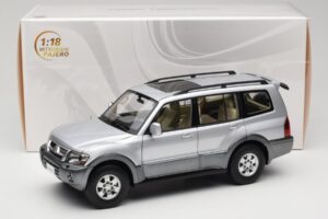 Mitsubishi Pajero V73 Niebieski YC Model 1:18 241218040102010209 Metal — zdjęcie 8 z 8