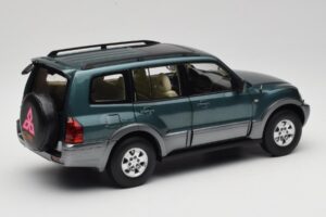 Mitsubishi Pajero V73 Zielony YC Model 1:18 241218040101010215 Metal — zdjęcie 3 z 8