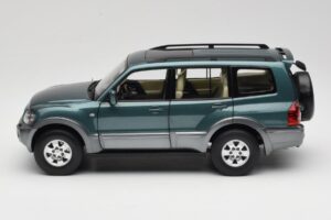 Mitsubishi Pajero V73 Zielony YC Model 1:18 241218040101010215 Metal — zdjęcie 4 z 8